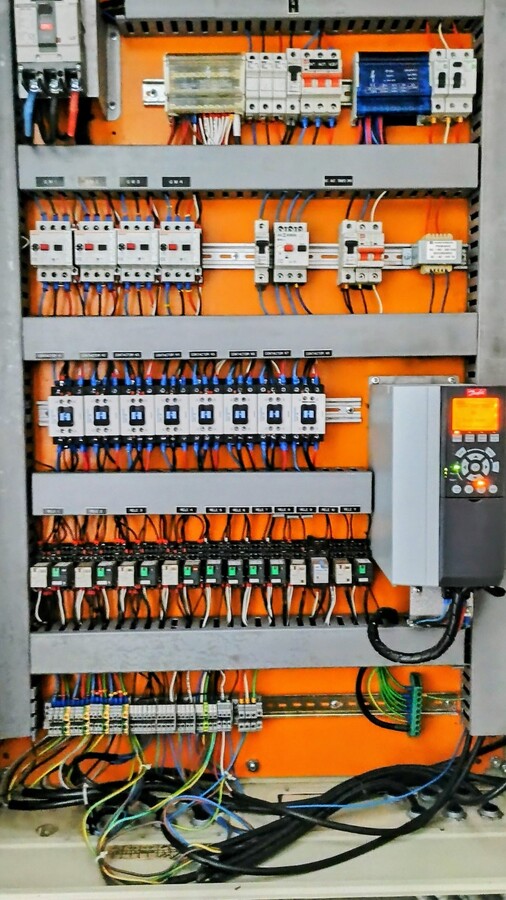 Tablero de control con VDF